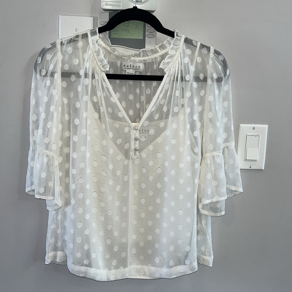 VELVET BY GRAHAM & SPENCER Imani Blouse in White - Picture 4 of 7